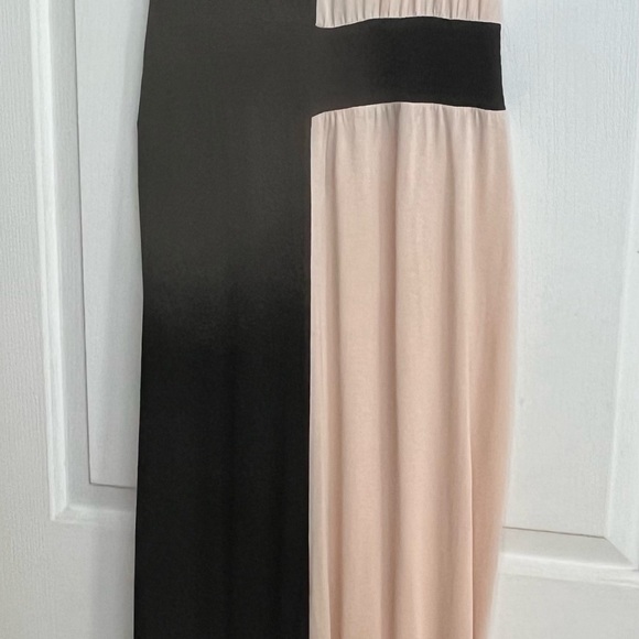 Venus Size 14 two tone black and beige maxi dress. - Picture 3 of 5